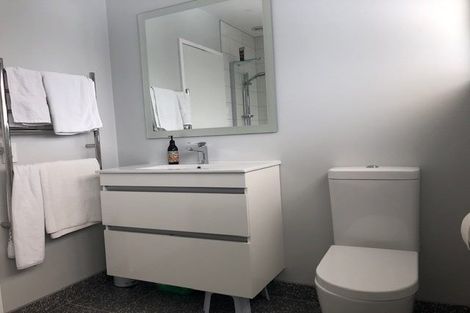 Photo of property in 94 Barrack Road, Mount Wellington, Auckland, 1060