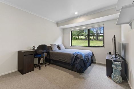 Photo of property in 71 Kaipara Road, Papakura, 2582
