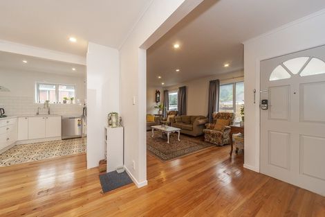 Photo of property in 16 Findlay Street, Tawa, Wellington, 5028