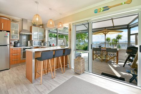 Photo of property in 1/142 Stanmore Bay Road, Stanmore Bay, Whangaparaoa, 0932