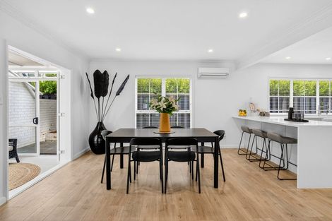 Photo of property in 2/15 Saltburn Road, Milford, Auckland, 0620