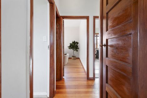 Photo of property in 90 Manson Street, Terrace End, Palmerston North, 4410