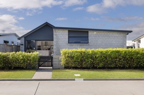 Photo of property in 1 Harp Place, Papamoa, 3118