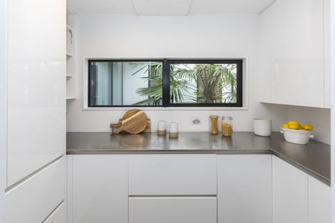 Photo of property in 79 Fendalton Road, Fendalton, Christchurch, 8014