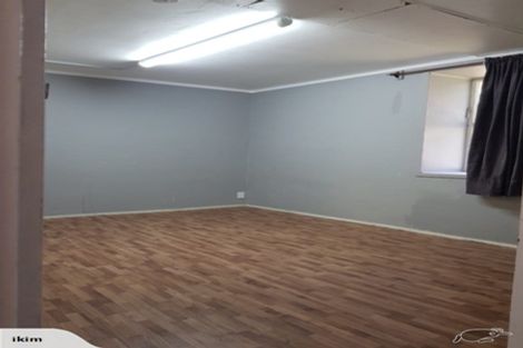 Photo of property in 35 Easton Park Parade, Glenfield, Auckland, 0629