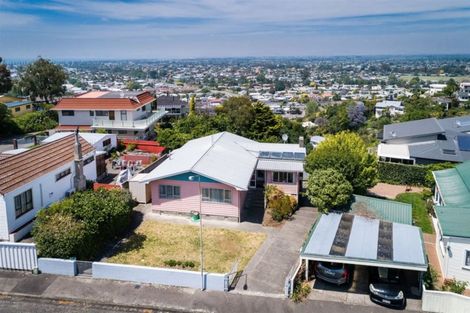 Photo of property in 11 Enfield Road, Hospital Hill, Napier, 4110