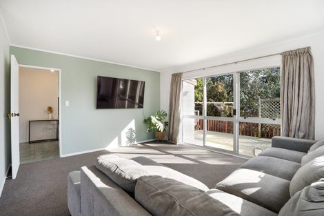 Photo of property in 15 Woolwich Close, Whitby, Porirua, 5024
