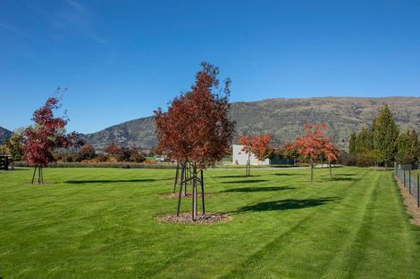 Photo of property in 14 Little Orchard Way, Wanaka, 9382