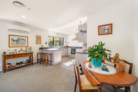 Photo of property in 25a Pinehaven Road, Pinehaven, Upper Hutt, 5019