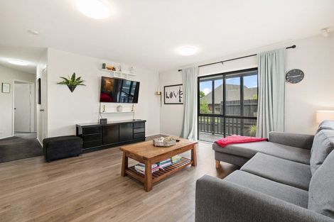 Photo of property in 3a Vela Place, Clarks Beach, 2122