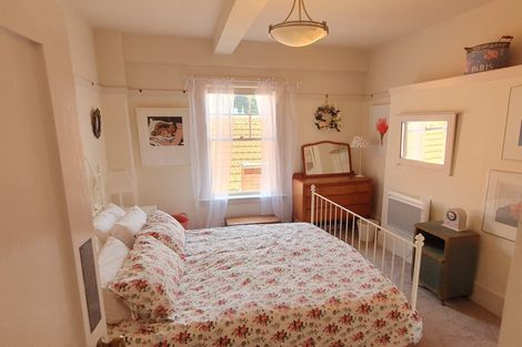 Photo of property in Inverleith House, 306 Oriental Parade, Oriental Bay, Wellington, 6011