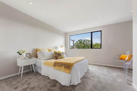 Photo of property in 1/53 Archibald Road, Kelston, Auckland, 0602