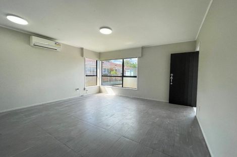 Photo of property in 4/9 Norman Spencer Drive, Papatoetoe, Auckland, 2104