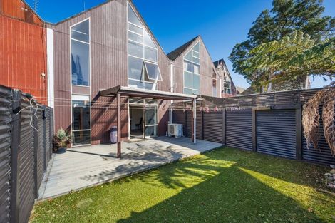 Photo of property in 2/341 College Street, West End, Palmerston North, 4410