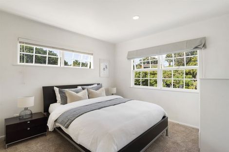 Photo of property in 16 Anakiwa Place, Milford, Auckland, 0620