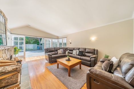 Photo of property in 23/25 Elmslie Road, Pinehaven, Upper Hutt, 5371