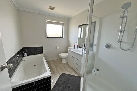 Photo of property in 17 Hewson Drive, Snells Beach, 0920