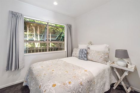Photo of property in 1/35 Forrest Hill Road, Milford, Auckland, 0620