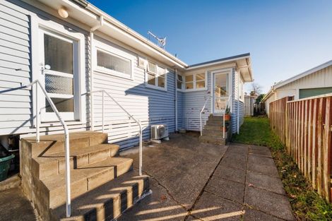 Photo of property in 2 Signal Street, Marton, 4710