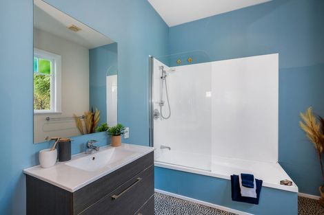 Photo of property in 27 Hinau Street, Eastbourne, Lower Hutt, 5013