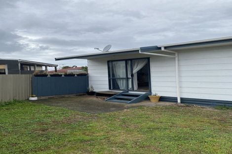 Photo of property in 25b Lyn Grove, Papamoa Beach, Papamoa, 3118