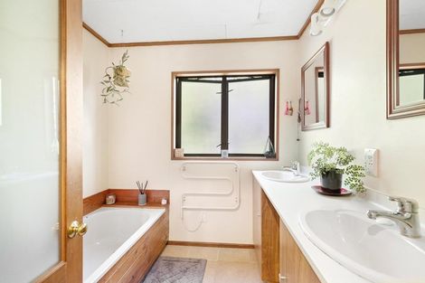 Photo of property in 279 Fernhill Road, Sunshine Bay, Queenstown, 9300