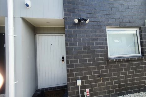 Photo of property in 4/4017 Great North Road, Glen Eden, Auckland, 0602