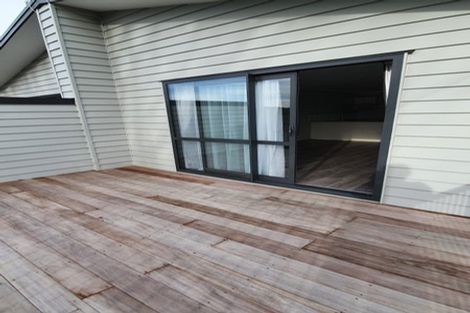 Photo of property in 2/9 View Road, Papakura, 2110