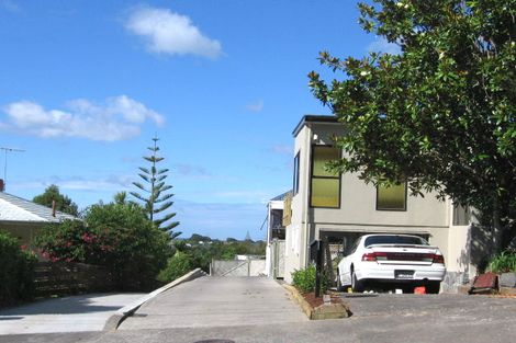 Photo of property in 67a Exmouth Road, Northcote, Auckland, 0627