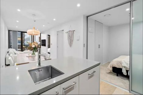 Photo of property in Queen's Residences, 201/8 Airedale Street, Auckland Central, Auckland, 1010