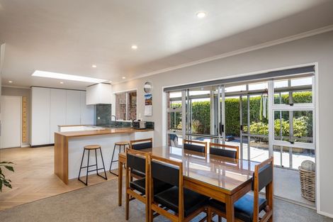 Photo of property in 16 Leon Place, Waitara, 4320