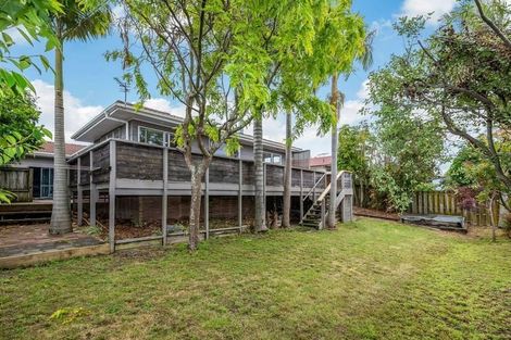 Photo of property in 135 Aviemore Drive, Highland Park, Auckland, 2010