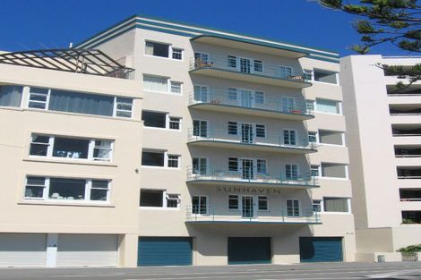 Photo of property in Sunhaven Flats, 262 Oriental Parade, Oriental Bay, Wellington, 6011