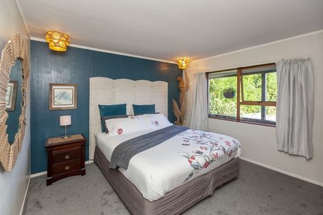 Photo of property in 30a Kakariki Grove, Waikanae, 5036