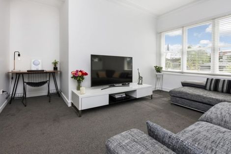 Photo of property in Illawarra Flats, 11/6 Brighton Road, Parnell, Auckland, 1052