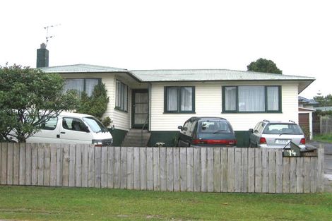 Photo of property in 74 Farquhar Road, Glendene, Auckland, 0602