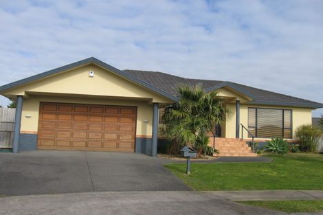 Photo of property in 25 Monivea Place, East Tamaki Heights, Auckland, 2016