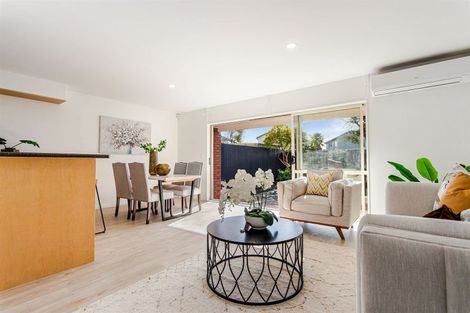 Photo of property in 4/23 Charlenne Close, Ranui, Auckland, 0612