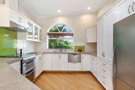 Photo of property in 19 Milton Terrace, Picton, 7220