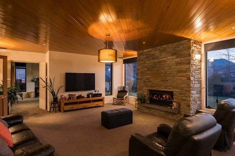 Photo of property in 50 Forest Heights, Wanaka, 9305