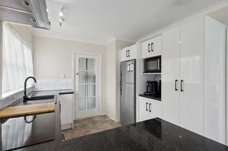 Photo of property in 2 Selwyn Street, Levin, 5510