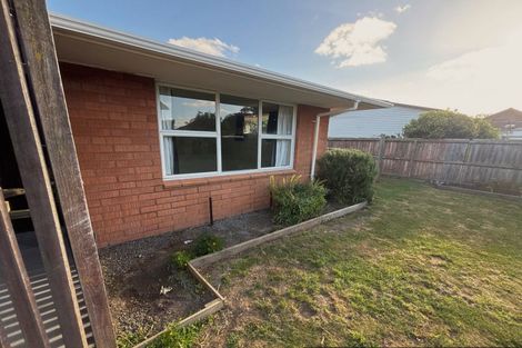 Photo of property in 77 Garreg Road, Bryndwr, Christchurch, 8052