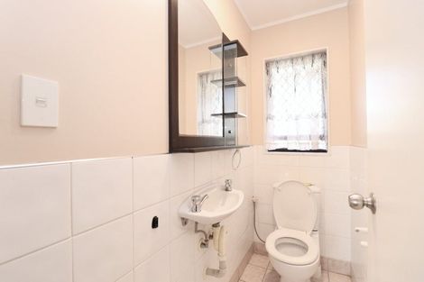 Photo of property in 1 Eroni Clarke Close, Flat Bush, Auckland, 2019