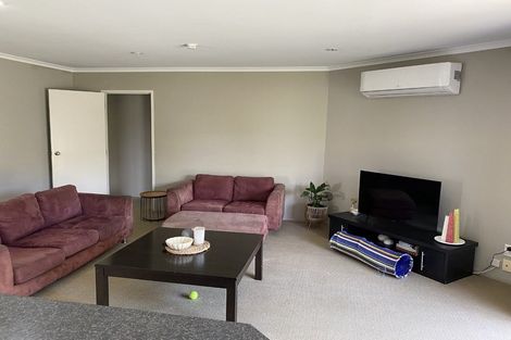 Photo of property in 7 Whitford Place, Rototuna North, Hamilton, 3210