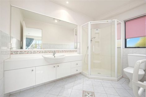 Photo of property in 2/2 Hobie Court, West Harbour, Auckland, 0618
