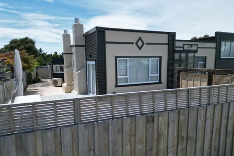 Photo of property in 35 Nash Parade, Foxton Beach, Foxton, 4815