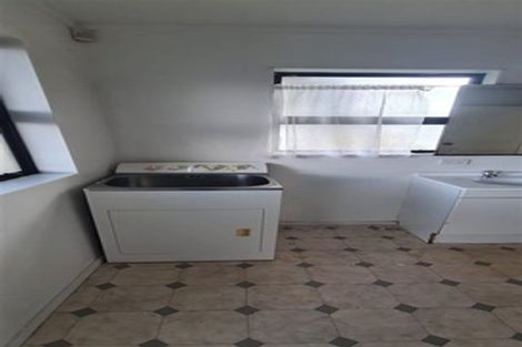 Photo of property in 40a Redoubt Road, Goodwood Heights, Auckland, 2105