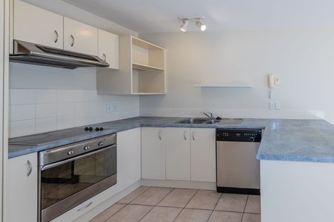 Photo of property in 7/78 Fernhill Way, Oteha, Auckland, 0632