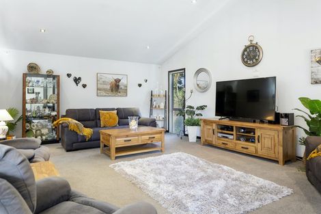 Photo of property in 21 Stewart Glen, Acacia Bay, Taupo, 3385