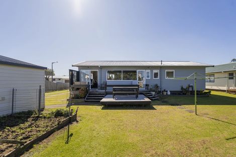 Photo of property in 21 Endeavour Close, Whitianga, 3510